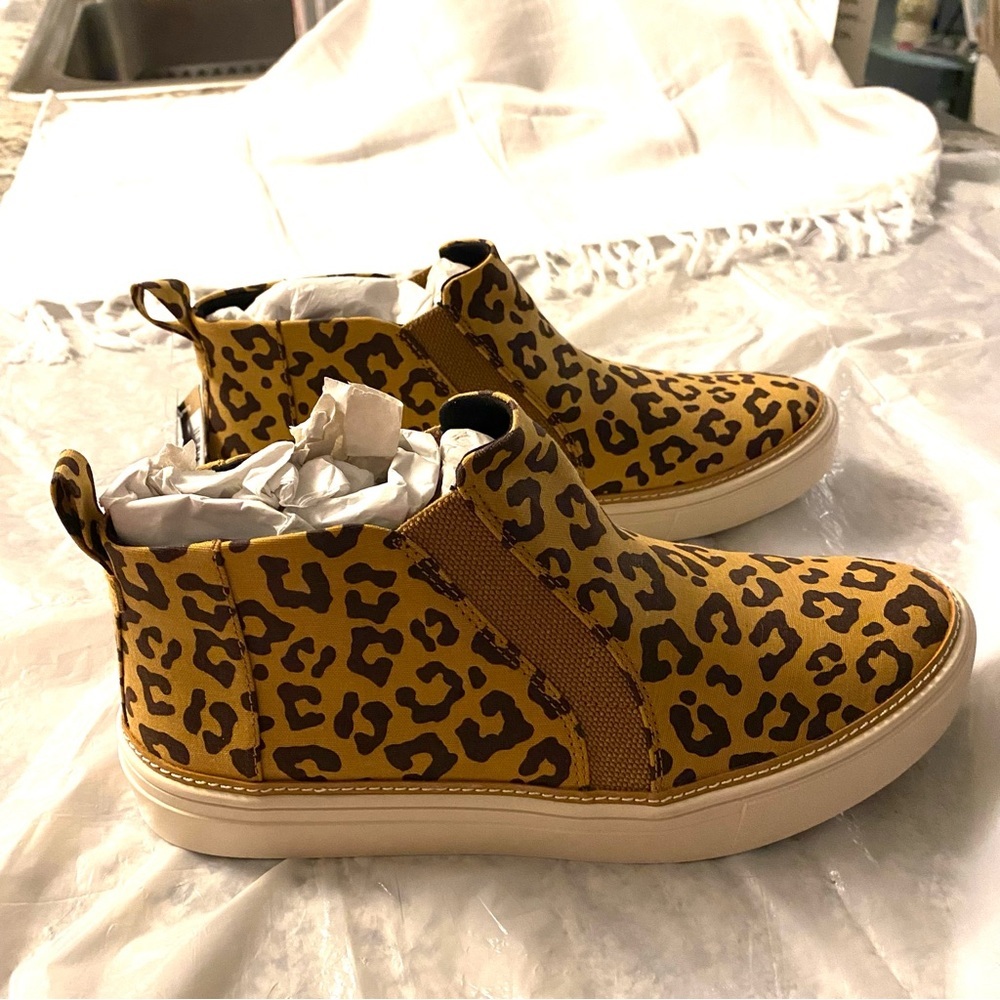NWT Toms sneakers Bryce Doe Leopard print canvas New in Box SZ 8 - Picture 4 of 16